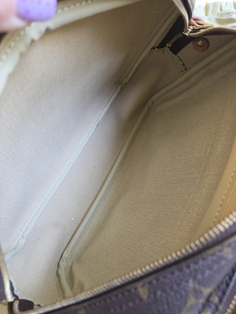 AUTHENTIC LOUIS VUITTON REPORTER BAG WITH COA
